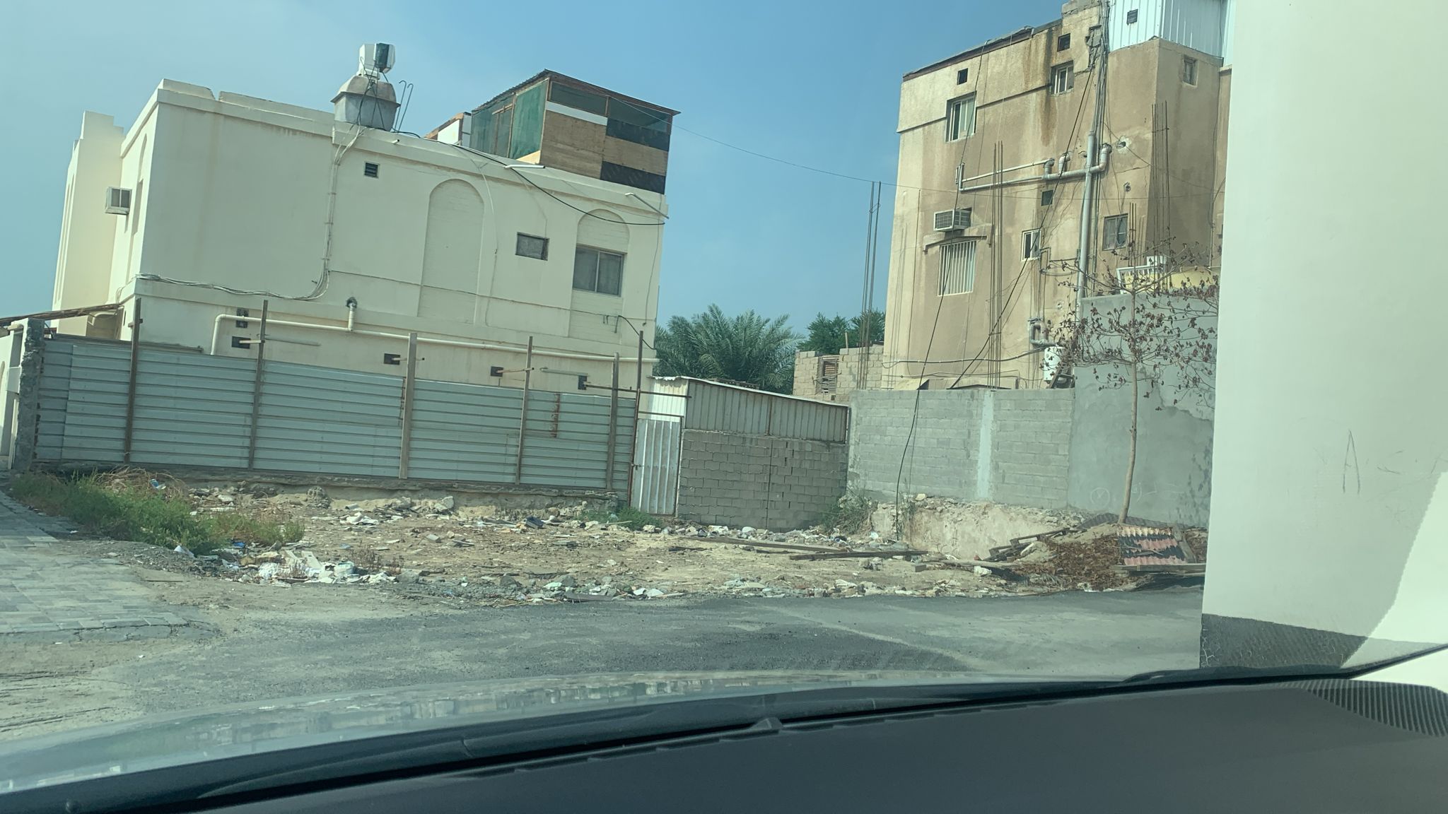 ارض في دمستان للبــيع